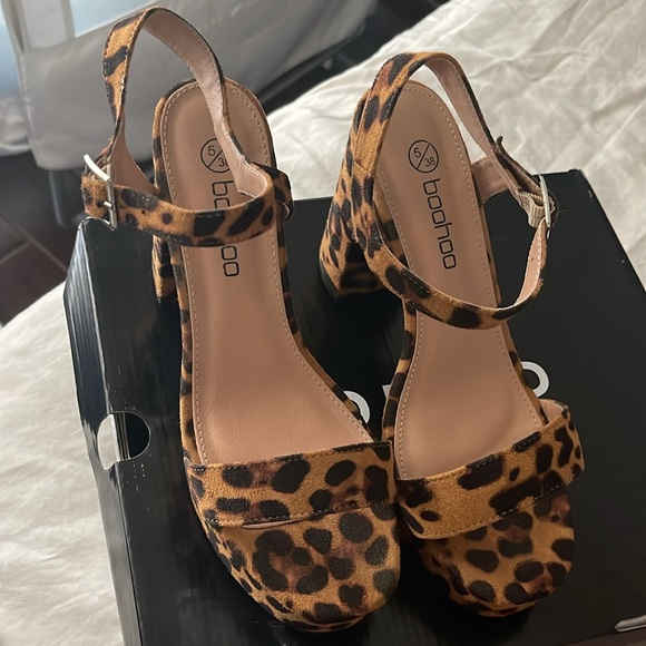 Platform heels - Picture 2 of 3